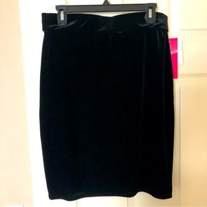Black, silky, velvet pencil skirt M